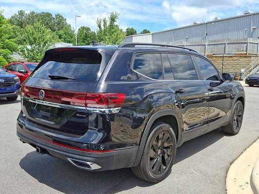 Deep Black Pearl Effect 2025 Volkswagen Atlas 2.0T SE