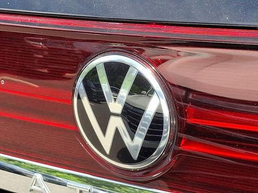 Deep Black Pearl Effect 2025 Volkswagen Atlas 2.0T SE