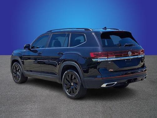 Deep Black Pearl Effect 2025 Volkswagen Atlas 2.0T SE