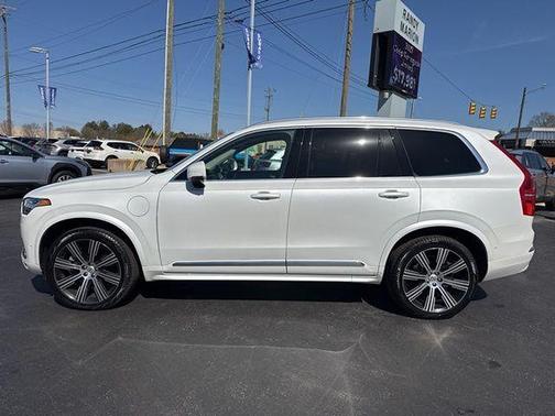 2025 Volvo XC90 Plug-In Hybrid T8 Plus 7-Seater