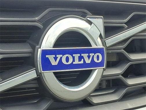 2016 Volvo V60 Cross Country T5