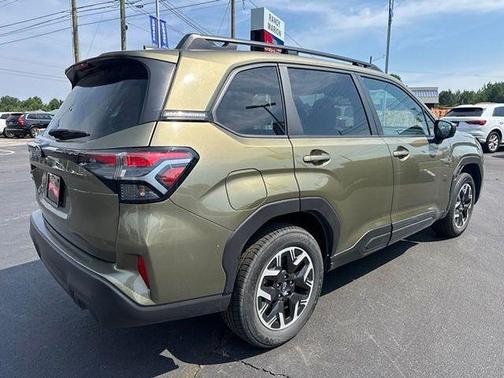 Autumn Green Metallic 2025 Subaru Forester Premium