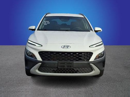 Lunar White 2023 Hyundai KONA SEL