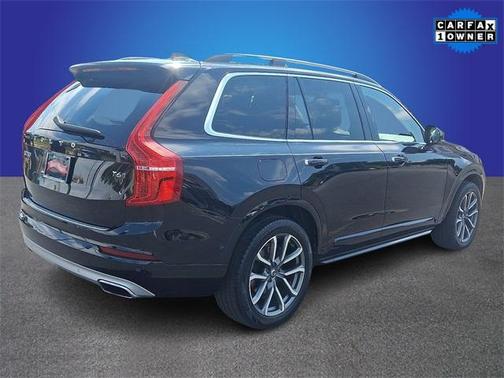 2016 Volvo XC90 T6 Momentum