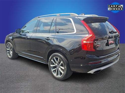 2016 Volvo XC90 T6 Momentum