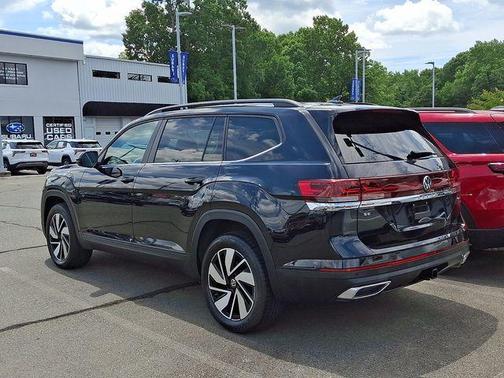 Deep Black Pearl Effect 2025 Volkswagen Atlas 2.0T SE