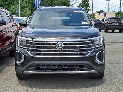 Deep Black Pearl Effect 2025 Volkswagen Atlas 2.0T SE