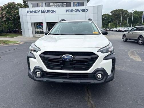 Crystal White Pearl 2023 Subaru Outback Onyx Edition