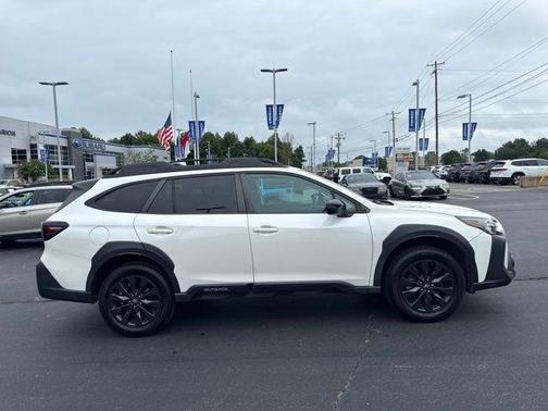 Crystal White Pearl 2023 Subaru Outback Onyx Edition