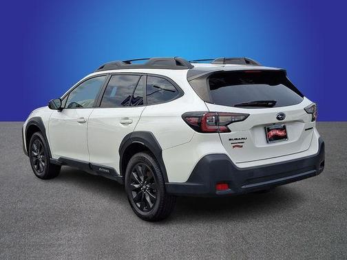 Crystal White Pearl 2023 Subaru Outback Onyx Edition