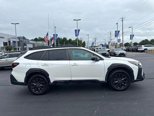 Crystal White Pearl 2023 Subaru Outback Onyx Edition