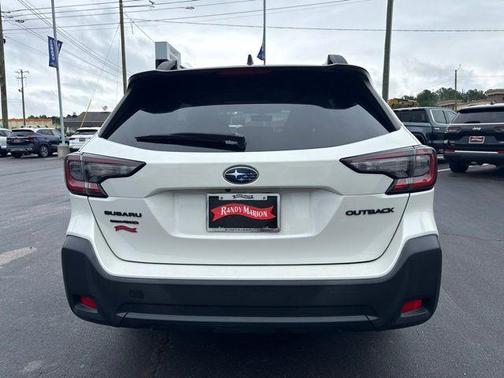 Crystal White Pearl 2023 Subaru Outback Onyx Edition