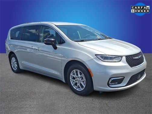 2024 Chrysler Pacifica Touring-L