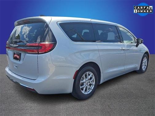 2024 Chrysler Pacifica Touring-L