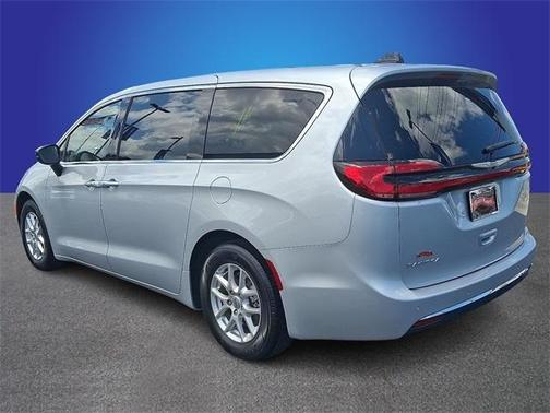 2024 Chrysler Pacifica Touring-L