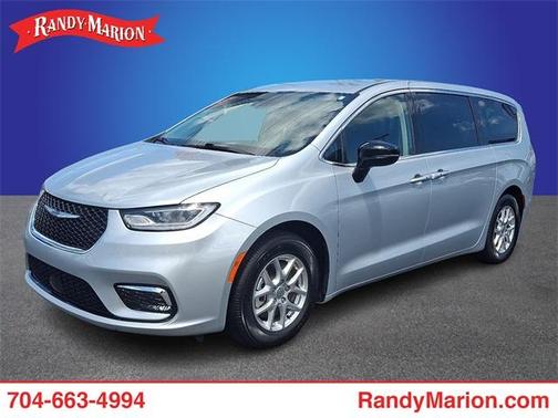 2024 Chrysler Pacifica Touring-L