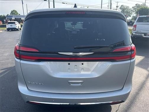 2024 Chrysler Pacifica Touring-L