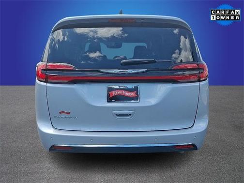 2024 Chrysler Pacifica Touring-L