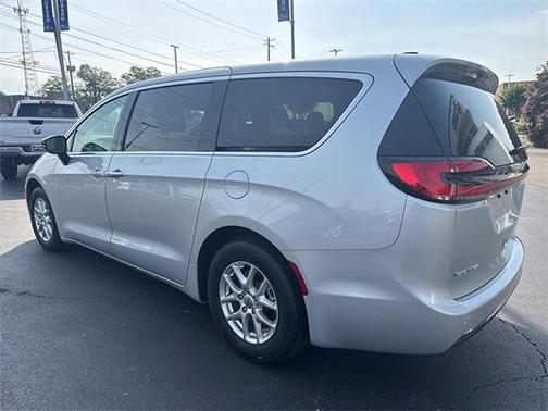 2024 Chrysler Pacifica Touring-L