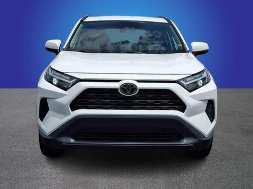 Ice 2023 Toyota RAV4 XLE