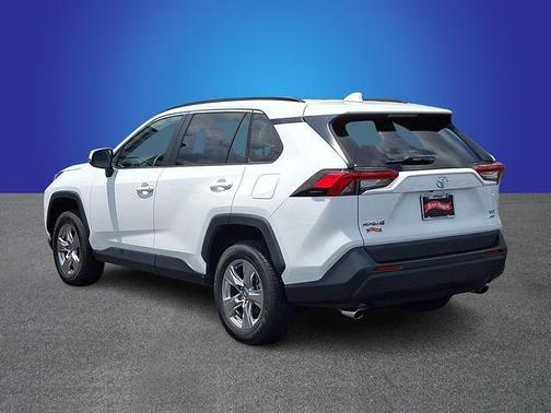 Ice 2023 Toyota RAV4 XLE