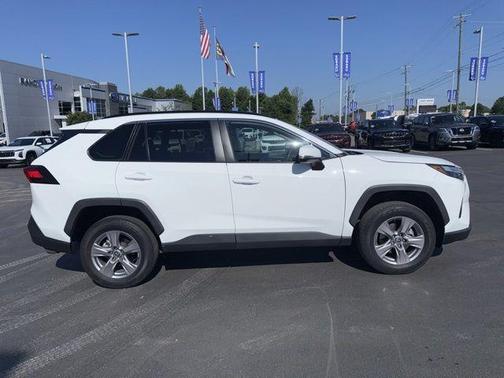Ice 2023 Toyota RAV4 XLE