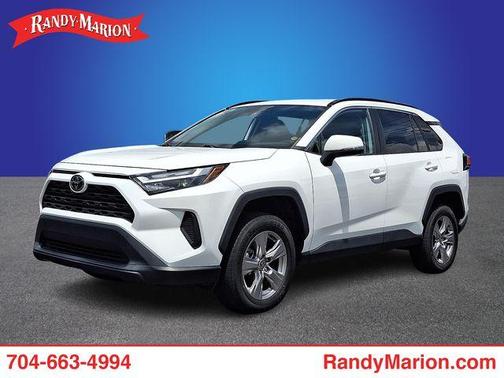 Ice 2023 Toyota RAV4 XLE
