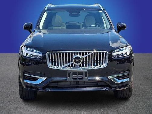 Onyx Black Metallic 2024 Volvo XC90 Recharge Plug-In Hybrid T8 Plus 6 Passenger