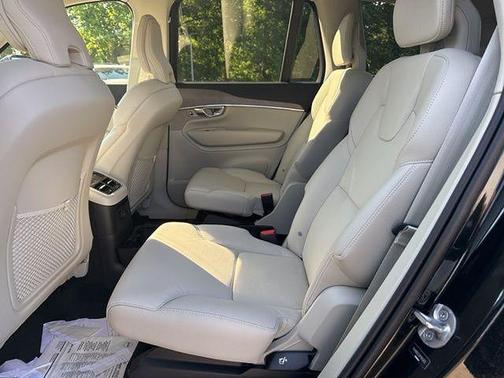 Onyx Black Metallic 2024 Volvo XC90 Recharge Plug-In Hybrid T8 Plus 6 Passenger