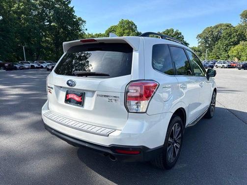 Crystal White Pearl 2018 Subaru Forester 2.0XT Touring