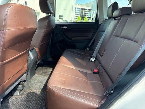 Crystal White Pearl 2018 Subaru Forester 2.0XT Touring