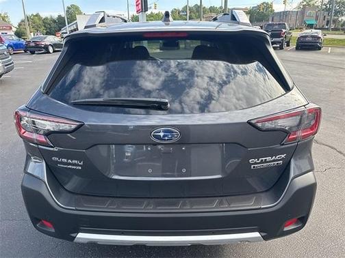 2025 Subaru Outback Touring XT