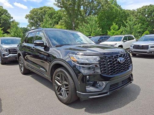Black Metallic 2025 Ford Explorer ST-Line