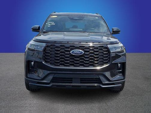 Agate Black Metallic 2025 Ford Explorer ST-Line