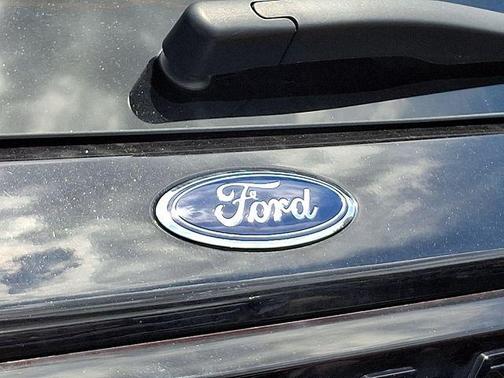 Black Metallic 2025 Ford Explorer ST-Line