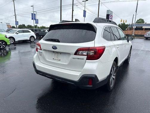 Crystal White Pearl 2019 Subaru Outback 2.5i Limited