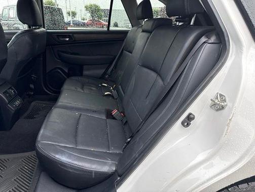 Crystal White Pearl 2019 Subaru Outback 2.5i Limited