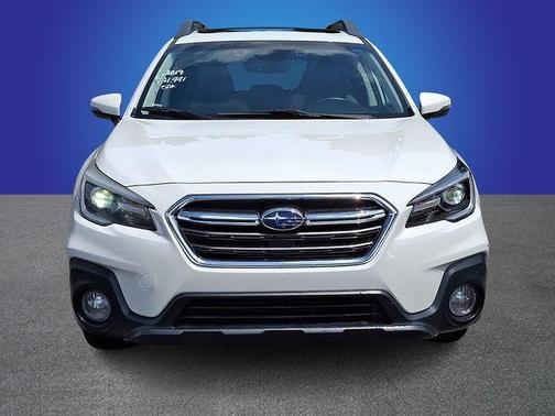 Crystal White Pearl 2019 Subaru Outback 2.5i Limited
