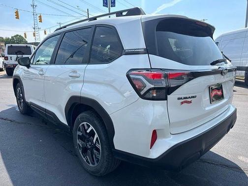 Crystal White Pearl 2025 Subaru Forester Premium