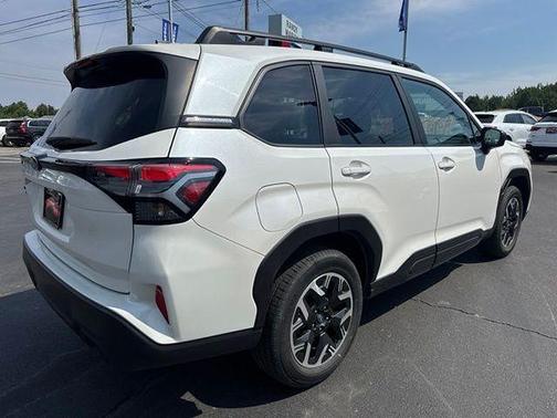 Crystal White Pearl 2025 Subaru Forester Premium