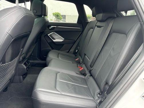 Arkona White 2025 Audi Q3 45 S line Premium