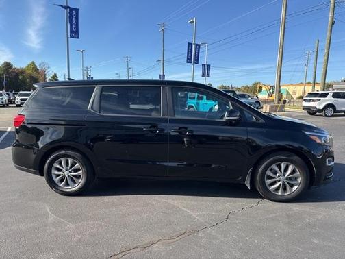 2019 Kia Sedona LX