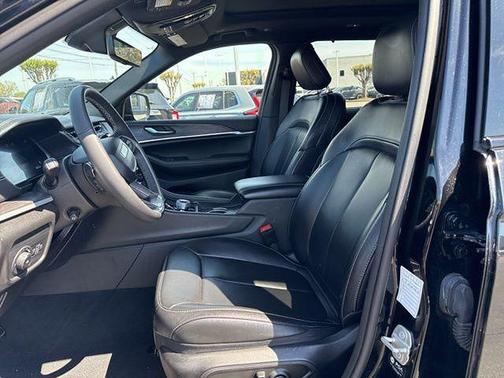 Diamond Black 2024 Jeep Grand Cherokee L Limited