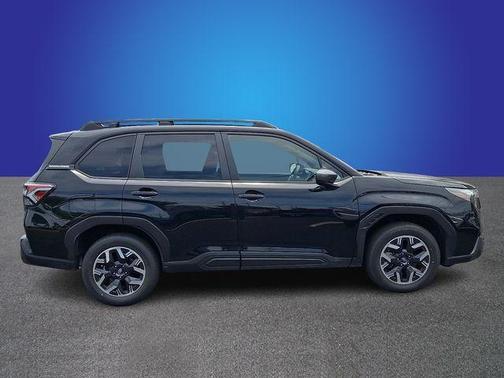 Crystal Black Silica 2025 Subaru Forester Premium