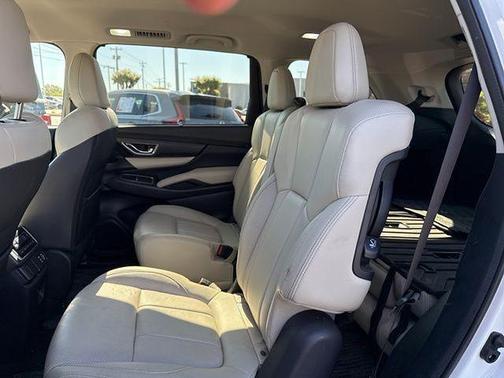 Crystal White Pearl 2023 Subaru Ascent Limited 7-Passenger