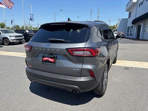 Carbonized Gray Metallic 2025 Ford Escape ST-Line