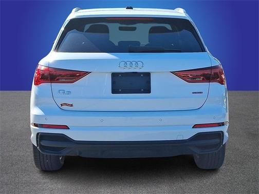 2024 Audi Q3 45 S line Premium