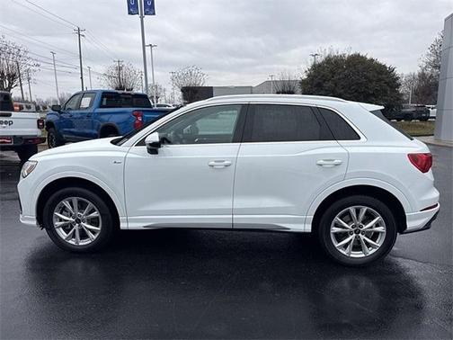 2024 Audi Q3 45 S line Premium
