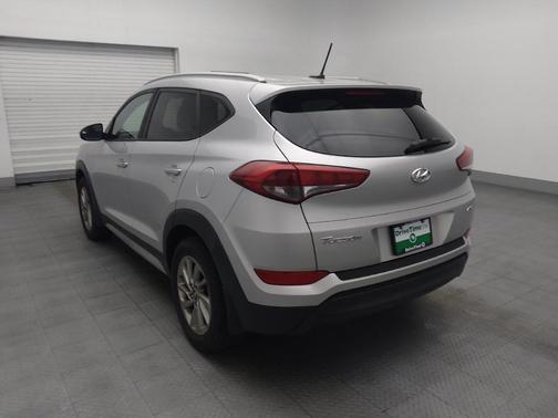 Molten Silver 2017 Hyundai TUCSON SE