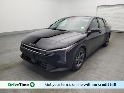 Aurora Black Pearl 2025 Kia K4 LXS